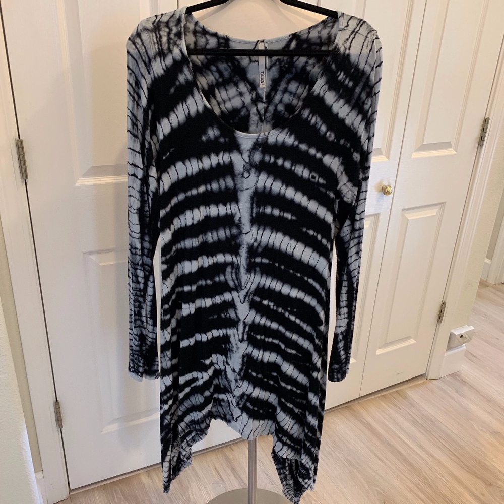 Beautiful Animal Print Knit Dress - EUC - L/XL